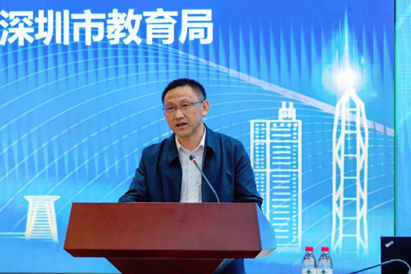 丽江市教育局主任督学蔡茂洲